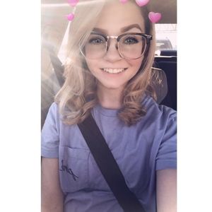 Meet your Posher, Laura